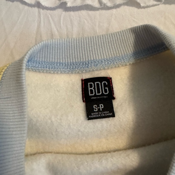 ✨URBAN OUTFITTERS/BDG CROPPED SWEATSHIRT - Picture 2 of 4